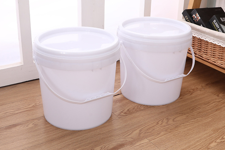 公司主要經(jīng)營(yíng)：15L、18L、20L等塑料密封桶及塑料方盒等產(chǎn)品